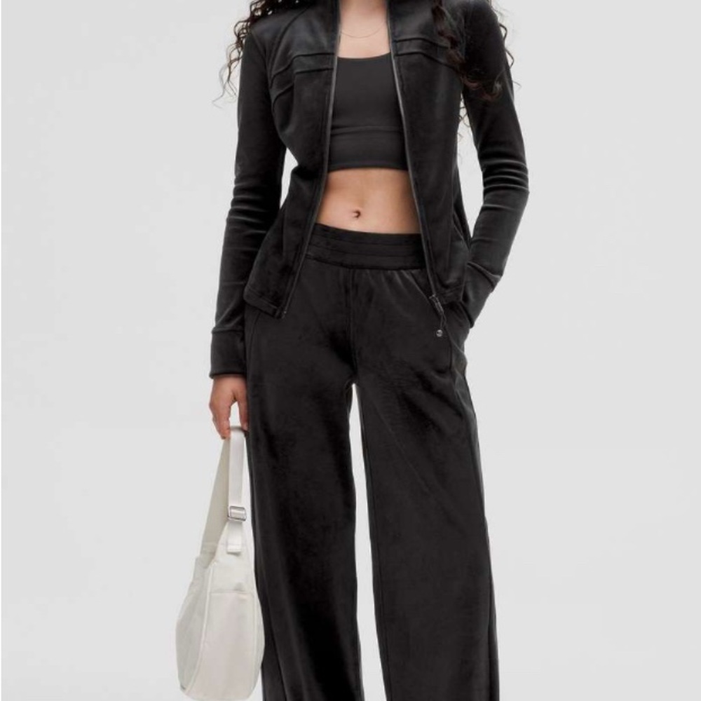 Lululemon Scuba Mid-Rise Wide-Leg Pant *Velvet Cord Size 4